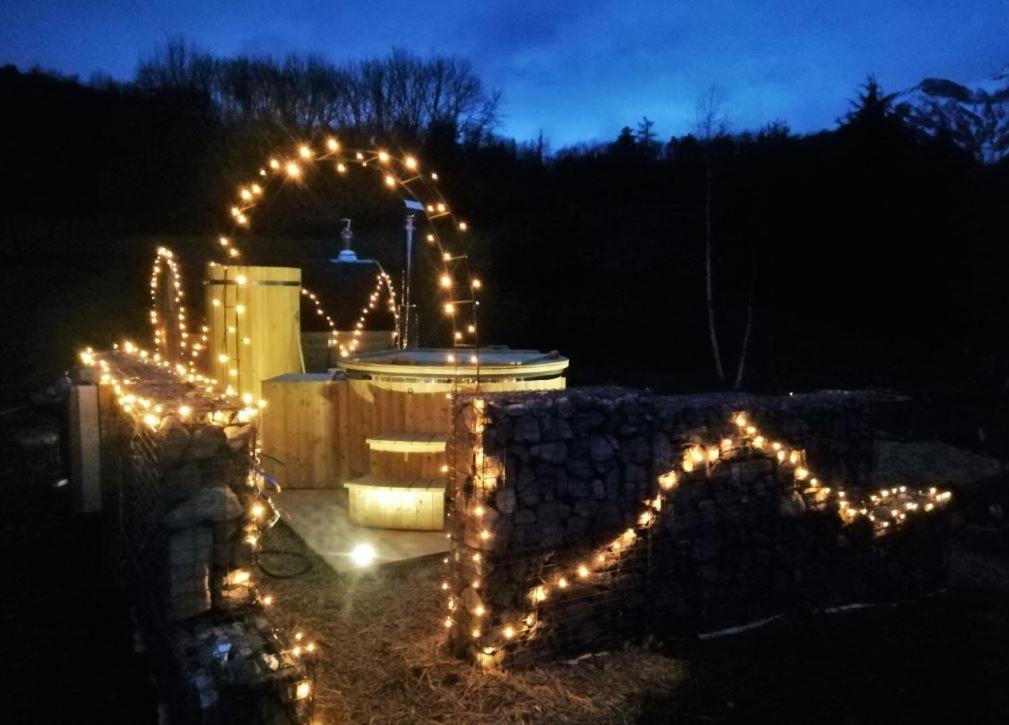 Au-Dela Des Nuages, Maison D'Hotes Insolite & Spa Aubessagne Esterno foto
