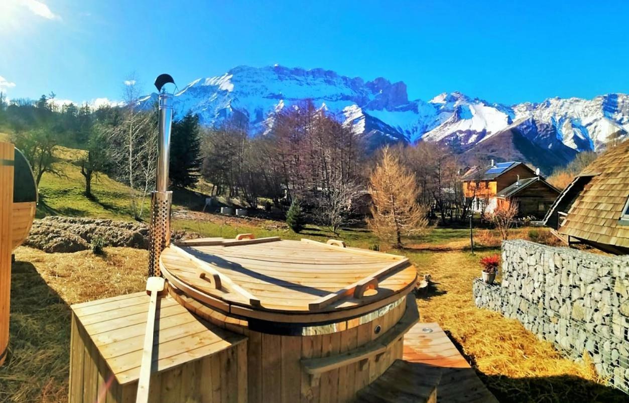 Au-Dela Des Nuages, Maison D'Hotes Insolite & Spa Aubessagne Esterno foto