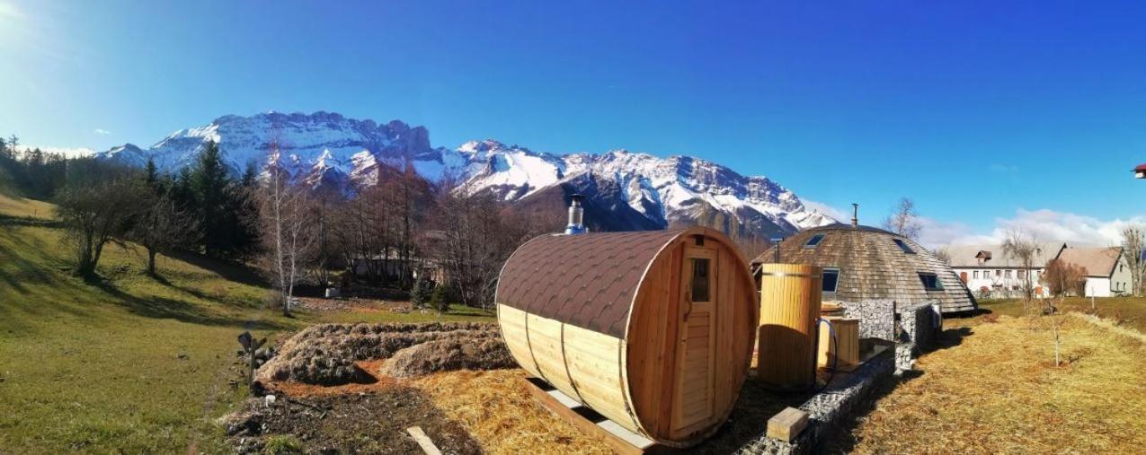 Au-Dela Des Nuages, Maison D'Hotes Insolite & Spa Aubessagne Esterno foto
