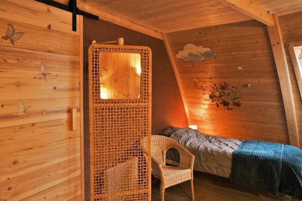 Au-Dela Des Nuages, Maison D'Hotes Insolite & Spa Aubessagne Esterno foto