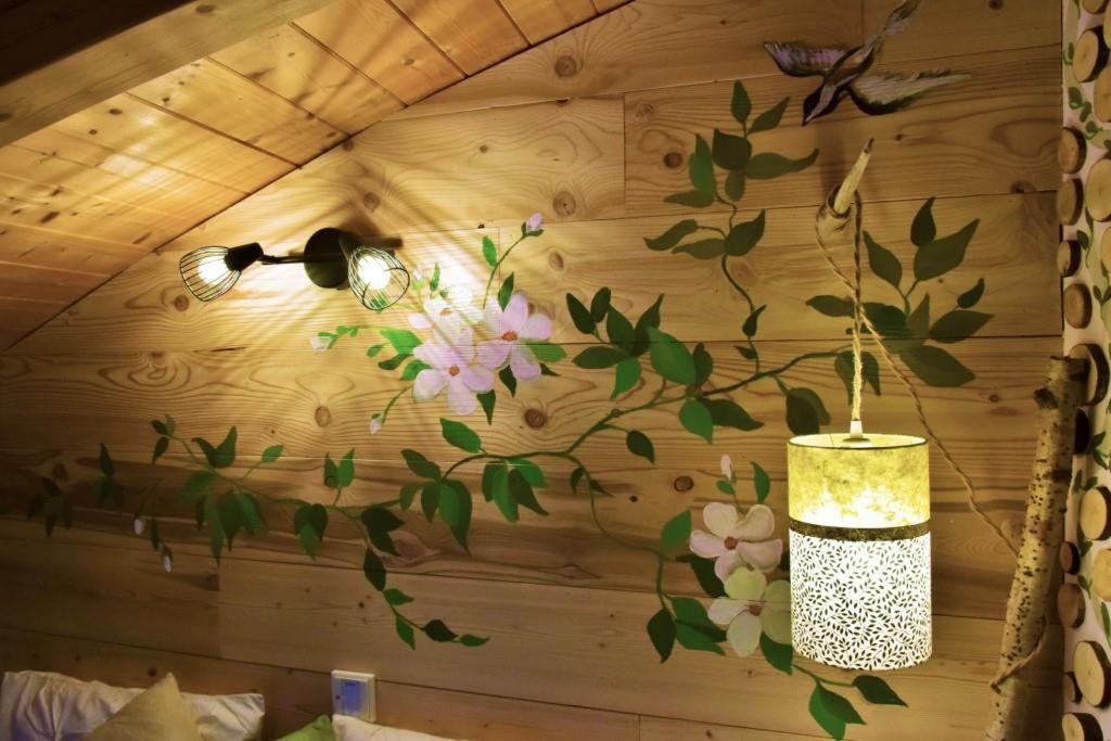 Au-Dela Des Nuages, Maison D'Hotes Insolite & Spa Aubessagne Esterno foto