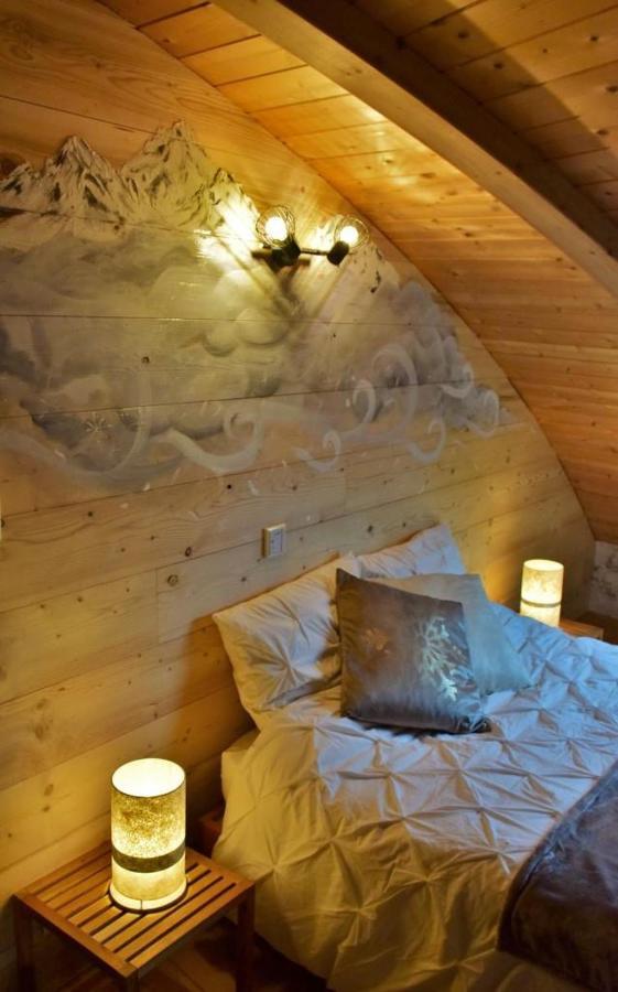 Au-Dela Des Nuages, Maison D'Hotes Insolite & Spa Aubessagne Esterno foto