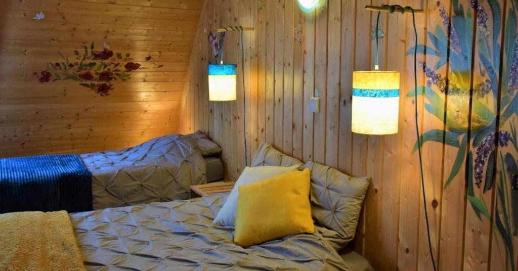 Au-Dela Des Nuages, Maison D'Hotes Insolite & Spa Aubessagne Esterno foto