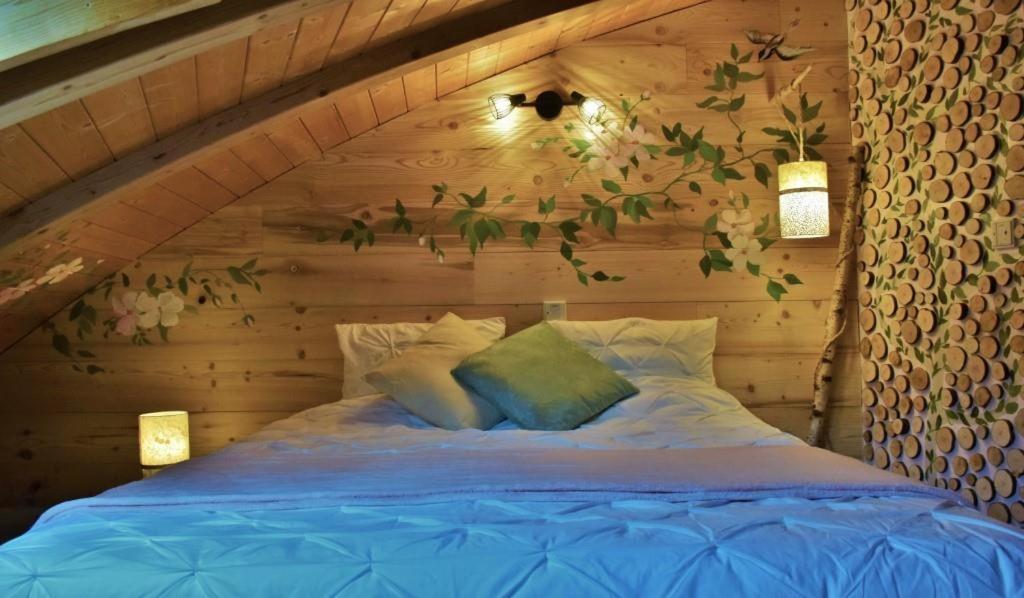 Au-Dela Des Nuages, Maison D'Hotes Insolite & Spa Aubessagne Esterno foto