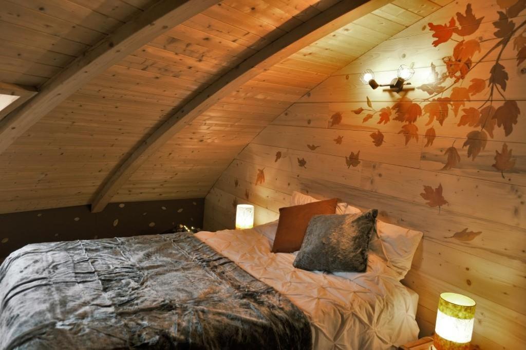 Au-Dela Des Nuages, Maison D'Hotes Insolite & Spa Aubessagne Esterno foto
